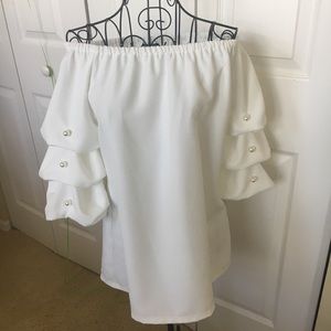 ROZ & ALI  PEARL SLEEVE TOP